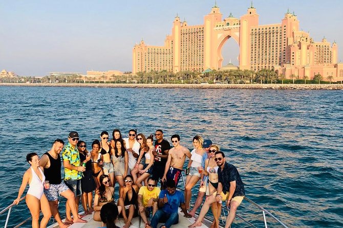 2 Hour Yacht Tour Around Palm Island - Seeing Palm Jumeirah from the water