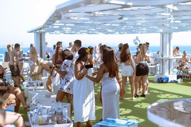 3-Hour Lotus Mega Yacht Dinner Cruise Dubai with Transfers - Palm Jumeirah and the approach to Atlantis