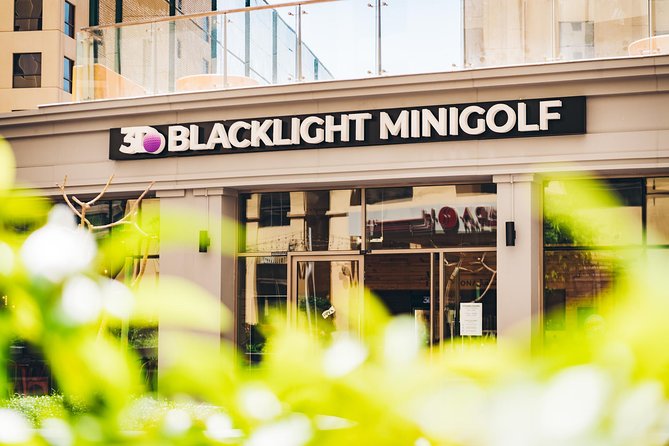 3d Blacklight Minigolf - Jbr / Marina Dubai - Three rooms, three very different moods