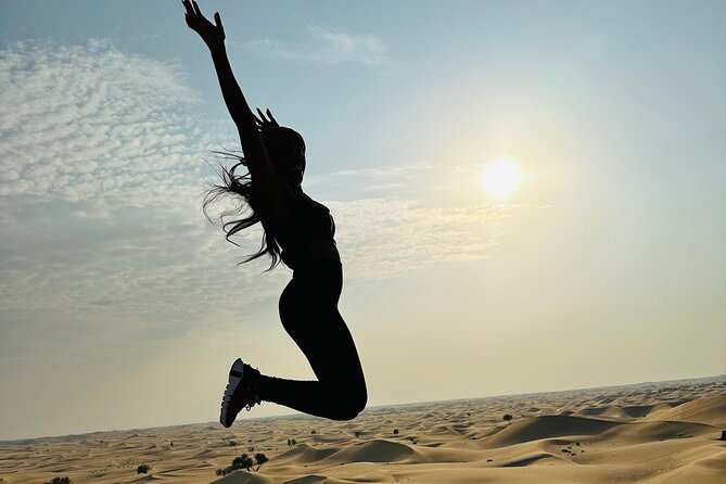 Abu Dhabi: 4x4 Desert Safari and Sandboarding. - The traditional camp experience