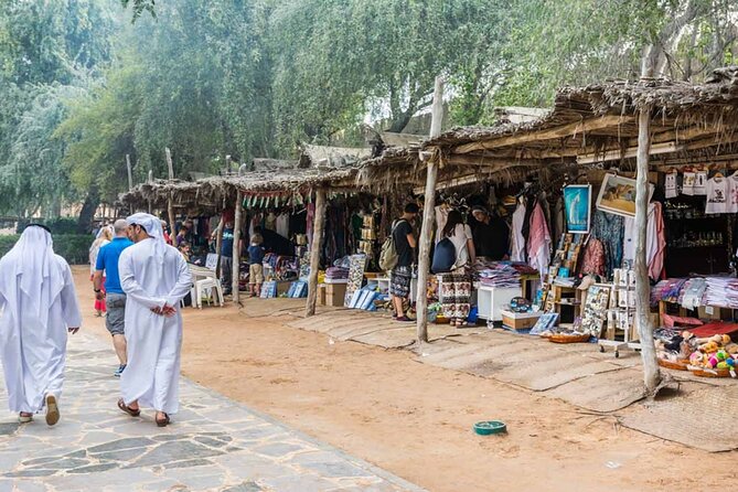 Abu Dhabi City Tour - Dates Market and a taste of local shopping