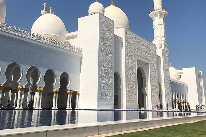Abu Dhabi City Tour from Dubai - Abu Dhabi Marina Mall and the rhythm of the day