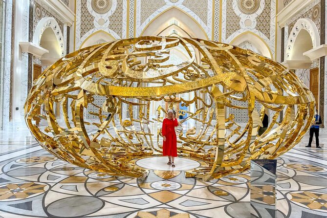 Abu Dhabi City Tour Full Day - Emirates Palace is a grand photo stop