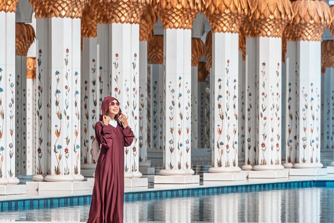 Abu Dhabi City Tour: Grand Mosque, Palace, Souk, Louvre & Ferrari - A private route from Dubai or Abu Dhabi