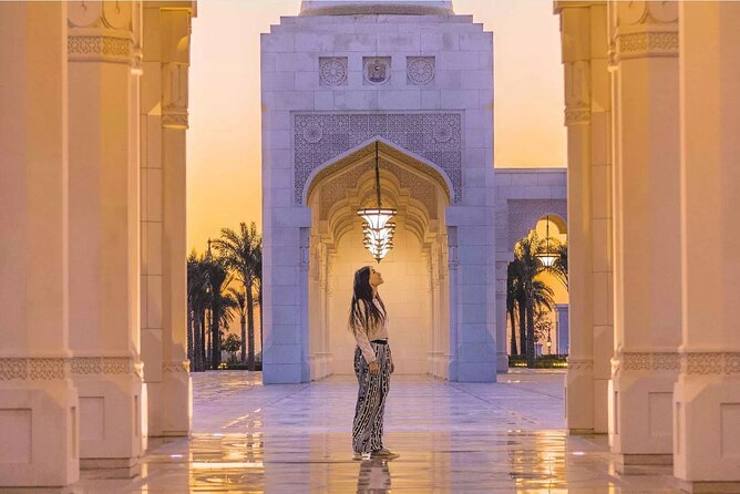 Abu Dhabi City Tour: Grand Mosque, Palace, Souk, Louvre & Ferrari - Yas Mall gives you a practical lunch break