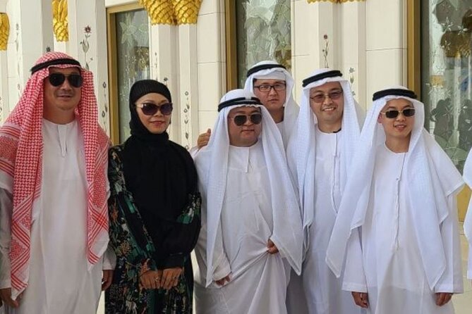 Abu Dhabi City Tour of Grand Mosque, Palace, Louvre, and Ferrari - Sheikh Zayed Grand Mosque sets the tone