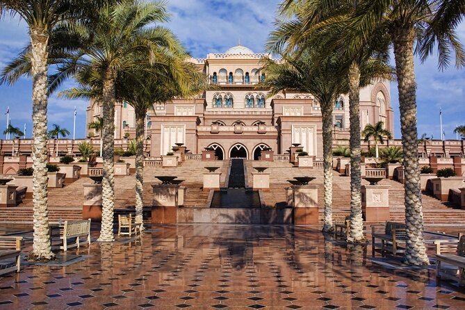 Abu Dhabi City Tour Private - Museums, palaces, and the city’s grand scale
