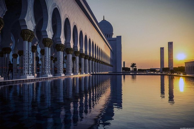 Abu Dhabi City Tour with Ferrari world Combo - Sheikh Zayed Grand Mosque: the essential first stop