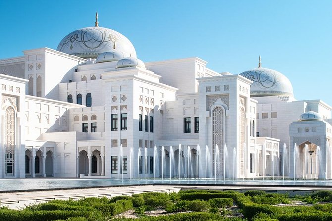 Abu Dhabi Full Day City Tour - Emirates Palace shows Abu Dhabi at its grandest