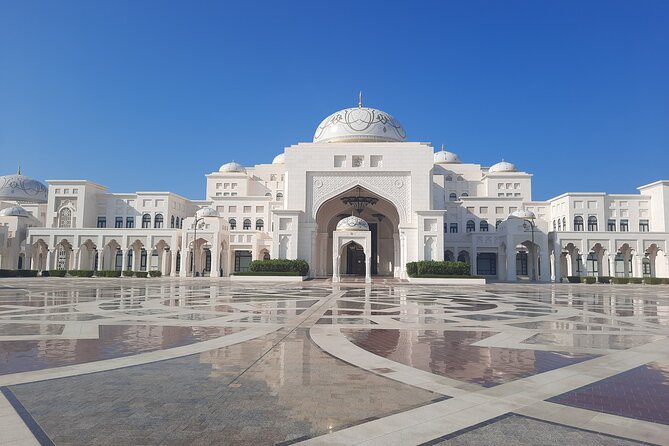 Abu Dhabi Full Day City Tour From Dubai - Abu Dhabi at a glance: the key points