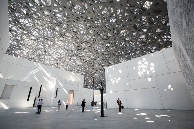 Abu Dhabi Grand Mosque Tour and Louvre Museum Visit from Dubai - The guide can make the difference