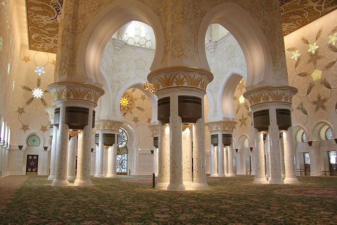 Abu Dhabi Highlights Day Trip from Dubai - Dates, spices, and a taste of everyday Abu Dhabi