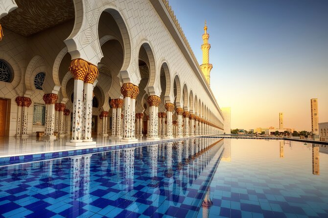 Abu Dhabi Mosque and Louvre Museum with Lunch from Dubai - Sheikh Zayed Grand Mosque: beautiful, but allow for the queue