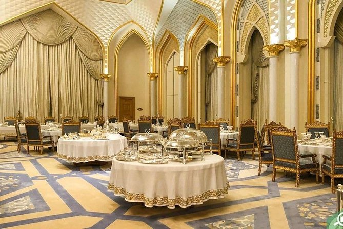 Abu Dhabi Sheikh Zayed Grand Mosque, Louvre, Qasr Al Watan Palace - A private car changes the rhythm of the day