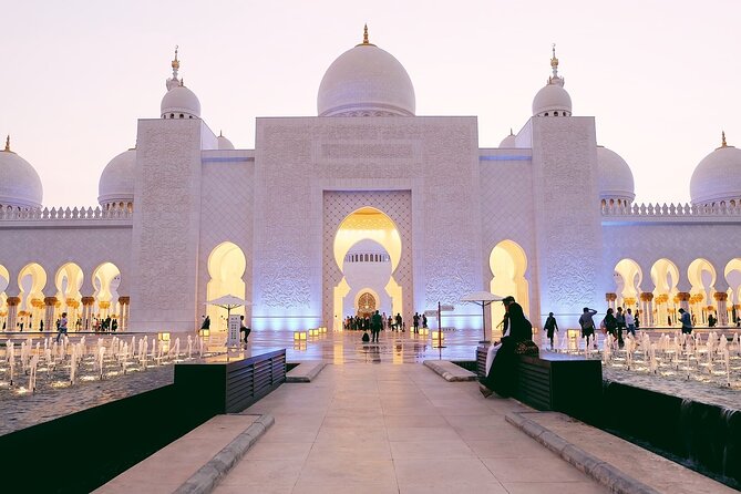 Abu Dhabi Sheikh Zayed Grand Mosque Tour - The 90-minute road trip from Dubai