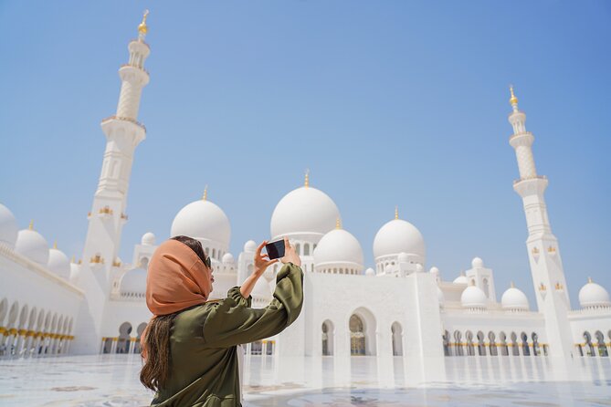 Abu Dhabi Sheikh Zayed Mosque Half-Day Guided Tour from Dubai - Why the mosque deserves a full half-day from Dubai
