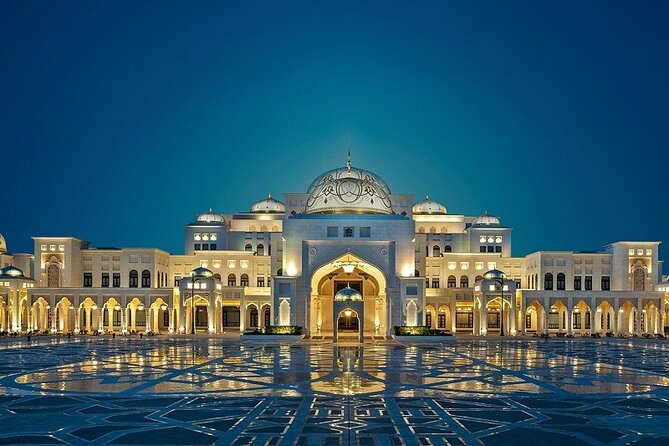Abu Dhabi Sightseeing Tour in Private Vehicle - Emirates Palace: grand architecture and a useful photo stop