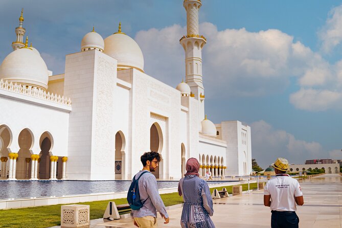 Abu Dhabi Sightseeing Tour: Sheikh Zayed Mosque, Heritage Village & Dates Market - The Grand Mosque deserves the longest stop