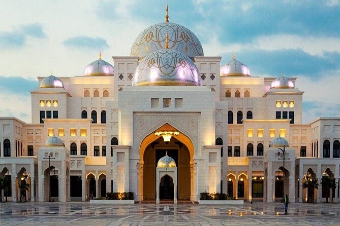 Abu Dhabi Tour from Dubai With Gold Coffee At Emirates Palace - Marina Mall: a practical lunch pause