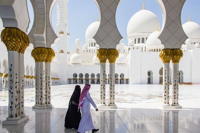 Abu Dhabi Tour Full-Day from Dubai small group with Grand Mosque - Yas Island and Ferrari World Are Photo Stops