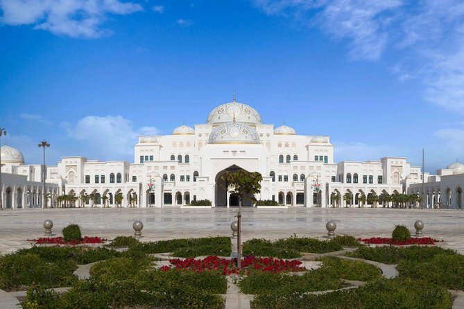 Abu Dhabi Tour: Grand Mosque, Heritage Village, Emirates Palace & Qasr Al Watan - Emirates Palace and the limits of an included stop