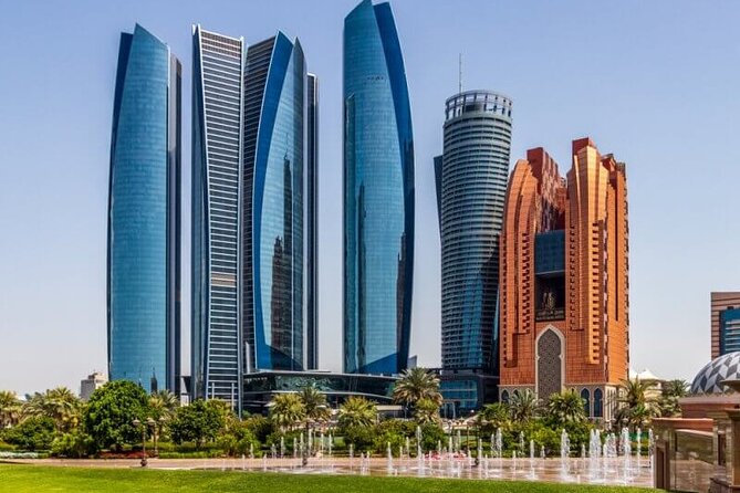 Abu Dhabi Tour in Private 4x4 with Grand Mosque, Louvre & Ferrari - What the private guide adds