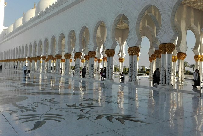 Abu Dhabi Tour with Sheikh Zayed Grand Mosque from Dubai - Marina Mall gives you time to eat and reset