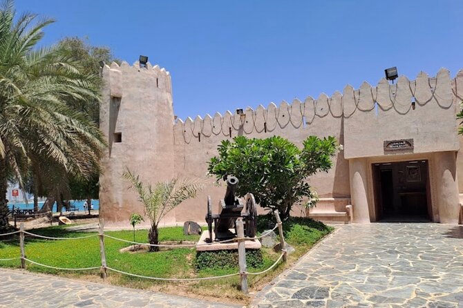 Abudhabi City Tour From Dubai - The Abu Dhabi dates market in 30 minutes