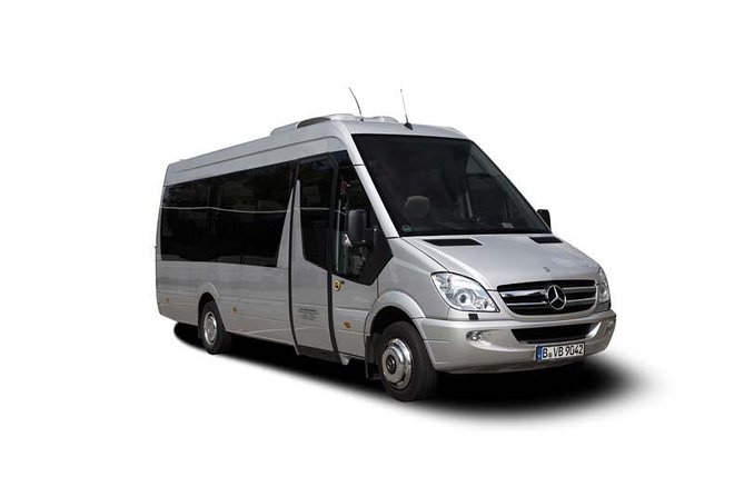 Airport Arrival Transfer - Dubai - Meeting the representative after landing