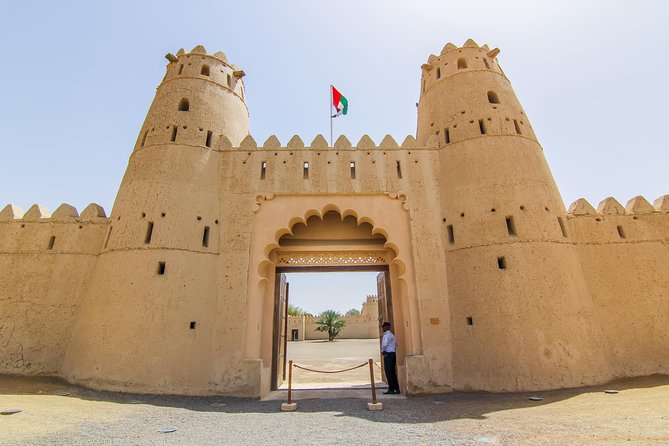 Al Ain City Sightseeing tour with Lunch from Dubai - Lunch at a four-star hotel