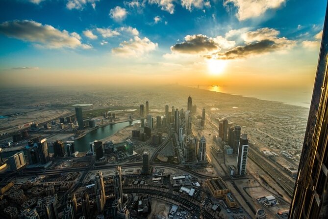 At the top Burj Khalifa Dubai Admission ticket - Seeing Dubai From the 124th Floor