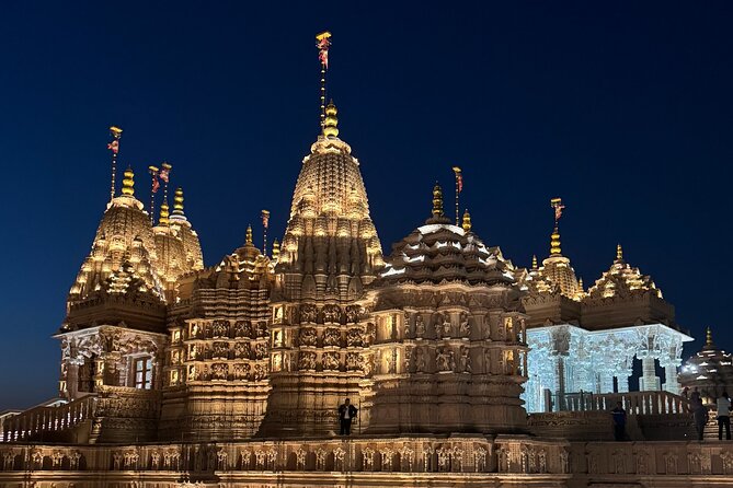 BAPS Hindu Temple And Sheikh Zayed Mosque Tour - Who should book this experience?