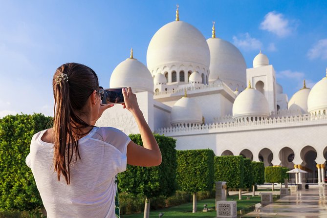 Big Bus Abu Dhabi Hop-On Hop-Off with Sheikh Zayed Mosque Tour - Stop 2: Louvre Abu Dhabi and Saadiyat Island