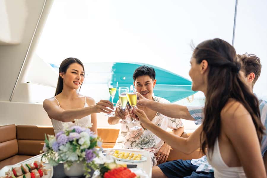 Burj Al Arab: 2-Hour Yacht Tour with BBQ Dinner - The BBQ dinner: casual, fresh, and best enjoyed hot