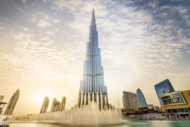 Burj Khalifa At The Top & Underwater Zoo Aquarium with Transfer - Two major Dubai sights in one outing