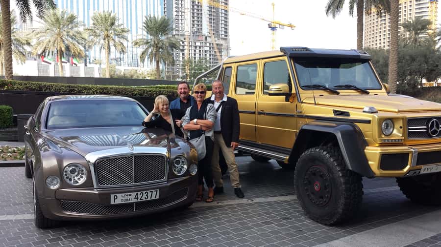 Burj Khalifa VIP Lunch – Michelin Dining & Porsche Transfer - Hotel pickup in a Porsche Cayenne or Panamera