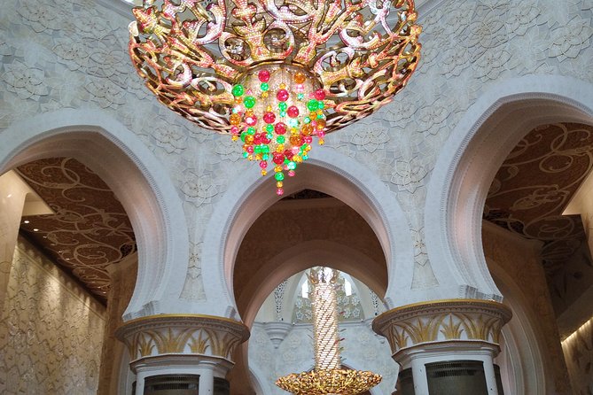 Day Tour of Abu Dhabi from Dubai - Emirates Palace: a ten-minute exterior photo stop