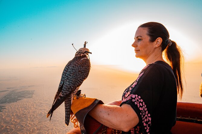Deluxe Hot Air Balloon Ride with Breakfast & Flight Falcon Show - One hour above the dunes