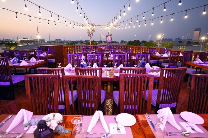 Dhow Cruise Dinner Marina - Group size, comfort, and noise
