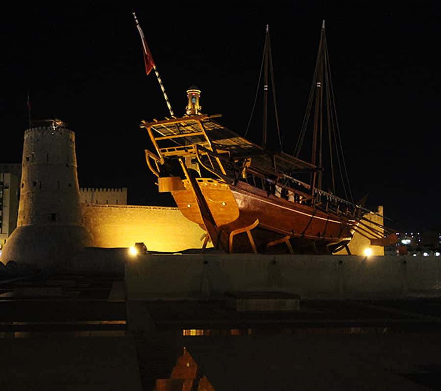 Discover Abu Dhabi: A Full-Day Tour with Lunch - The date market is the best place for a small purchase
