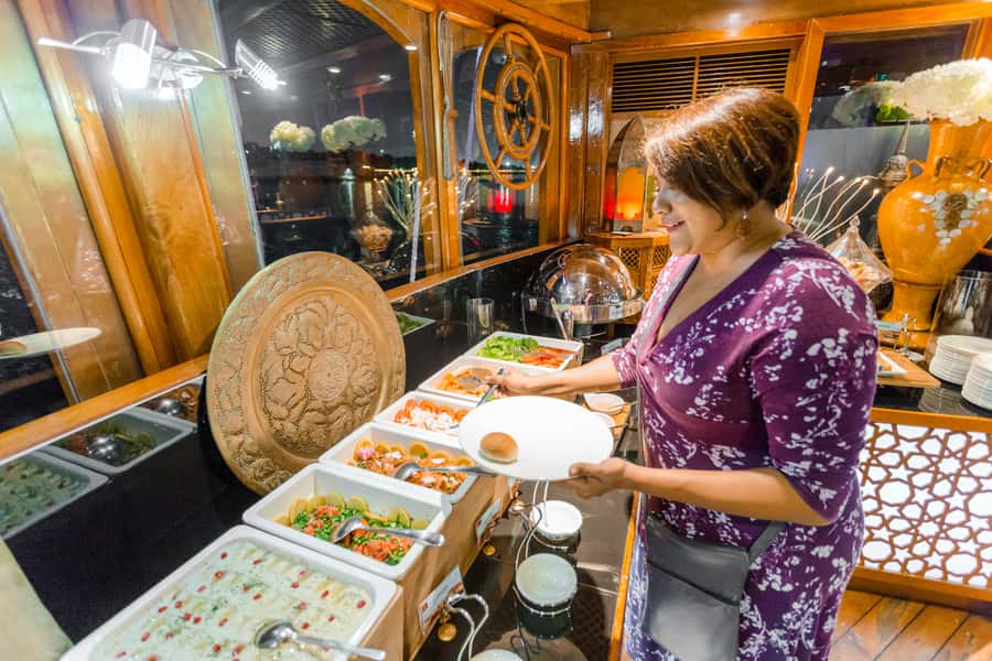 Dubai: 2-Hour Evening Dhow Cruise and Dinner - Who should book this dhow dinner cruise?