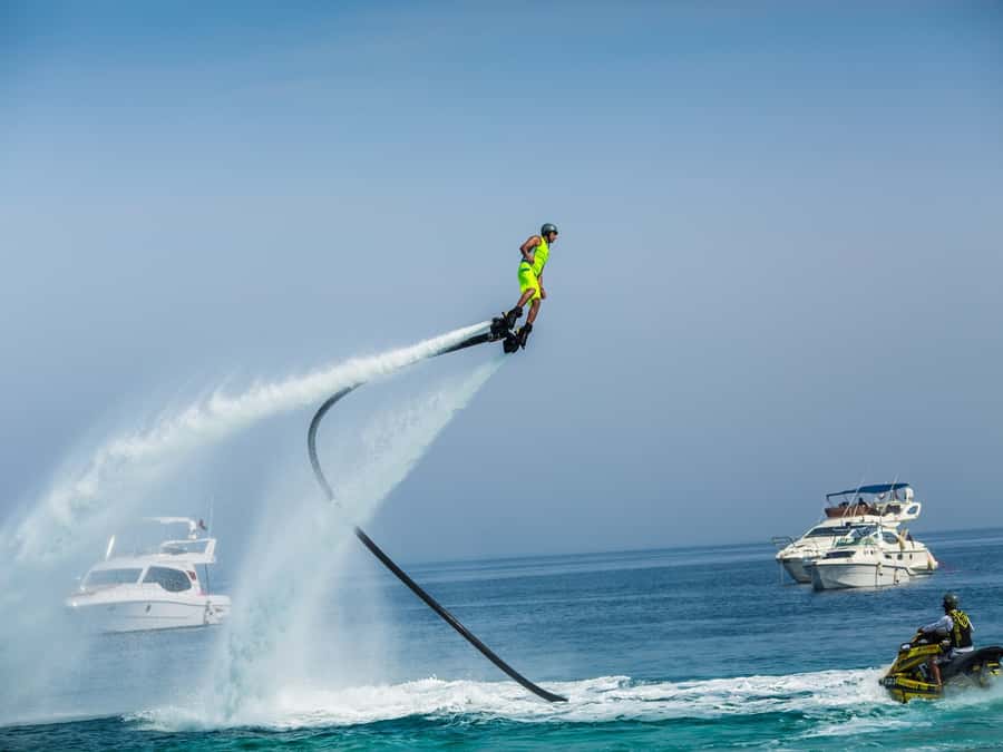 Dubai: 30-Min Flyboard Beginner Session at The Palm Jumeirah - Safety equipment and comfort in the water