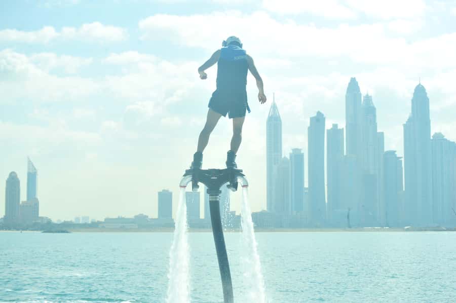 Dubai: 30-Min Flyboard Beginner Session at The Palm Jumeirah - Who should book this activity?