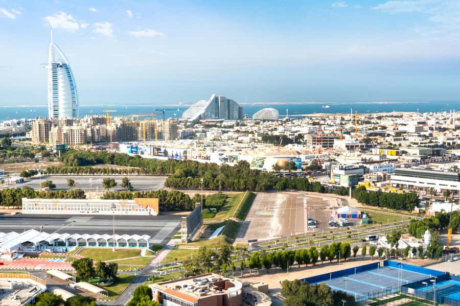 Dubai: 30-Minute Scenic Helicopter Tour - Mall of the Emirates, Emirates Hills, and Dubai Marina