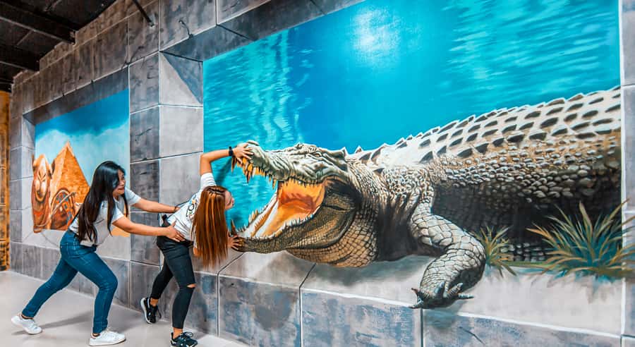 Dubai: 3D World Trick-Art Selfie Museum Entrance - Moving through the hand-painted scenes