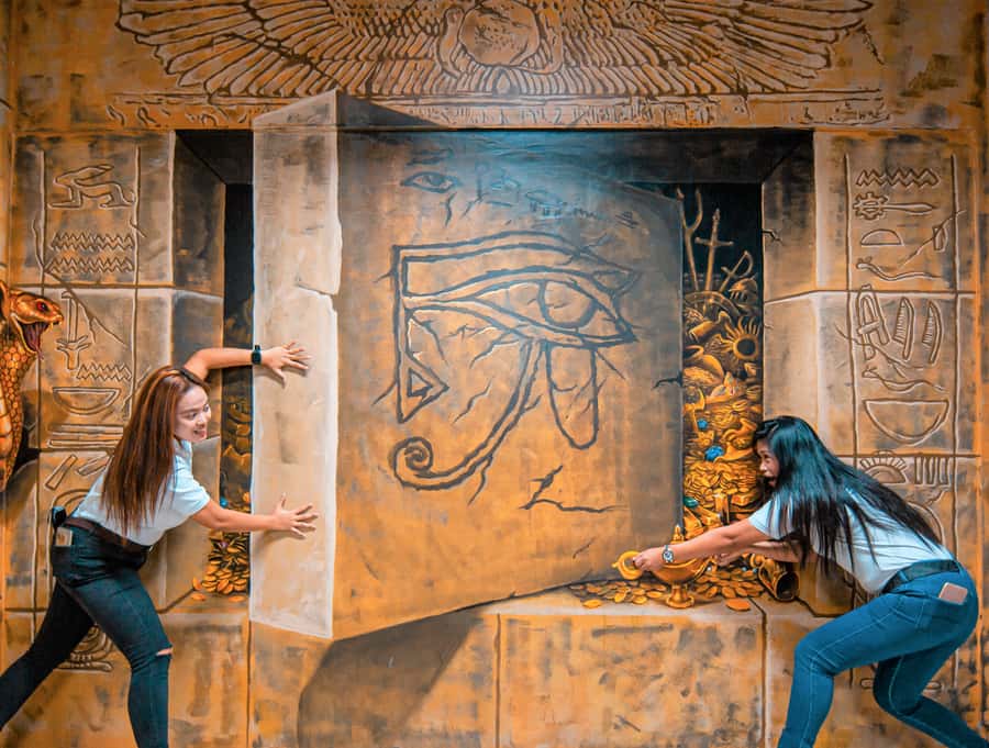 Dubai: 3D World Trick-Art Selfie Museum Entrance - Why the photo help makes a difference