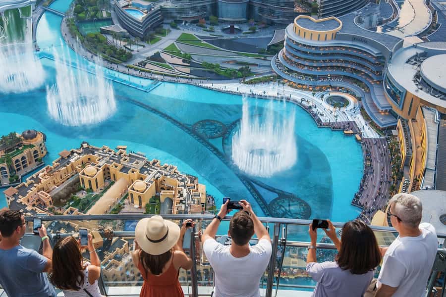 Dubai: 4-Hour Tour with Burj Khalifa Tickets - The Burj Khalifa ride to Level 124