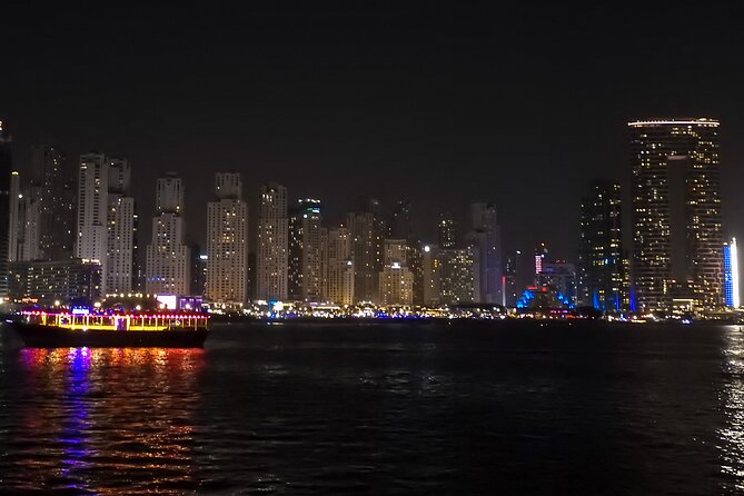 Dubai 5 Star Marina Dhow Cruise Dinner with Transfers - Music, atmosphere, and the five-star question