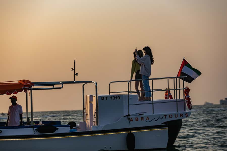 Dubai: Abra Boat Tour in Dubai Marina, Ain Dubai, JBR - Passing Dubai Marina Mall
