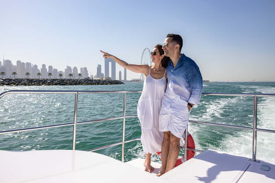 Dubai: Abra Boat Tour in Dubai Marina, Ain Dubai, JBR - Ain Dubai at the photo stop